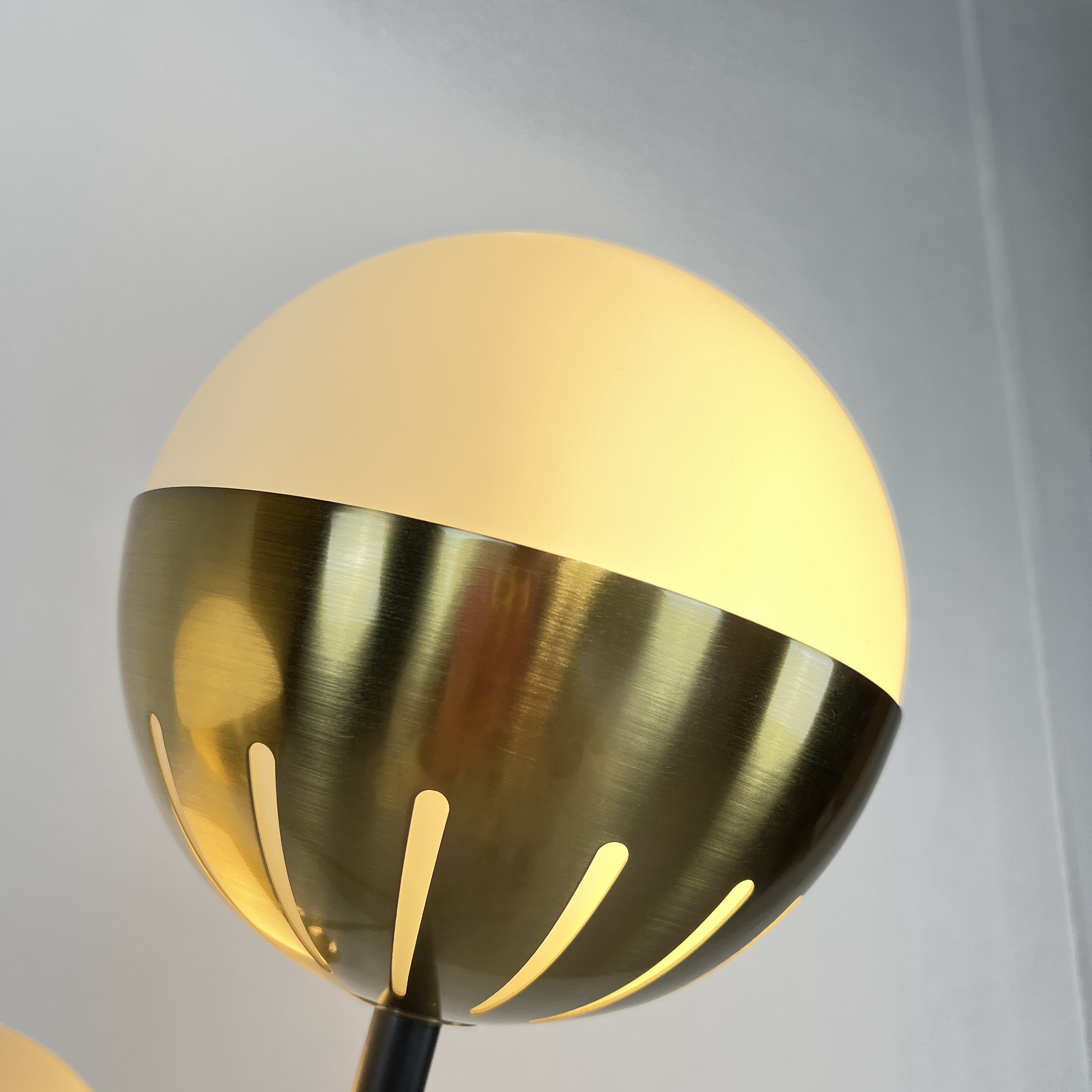 Торшер Caracas Tripod Floor Lamp 50*50*165 см, 3*E27*60W, ImperiumLoft 41.081-0, Чёрный, Латунь