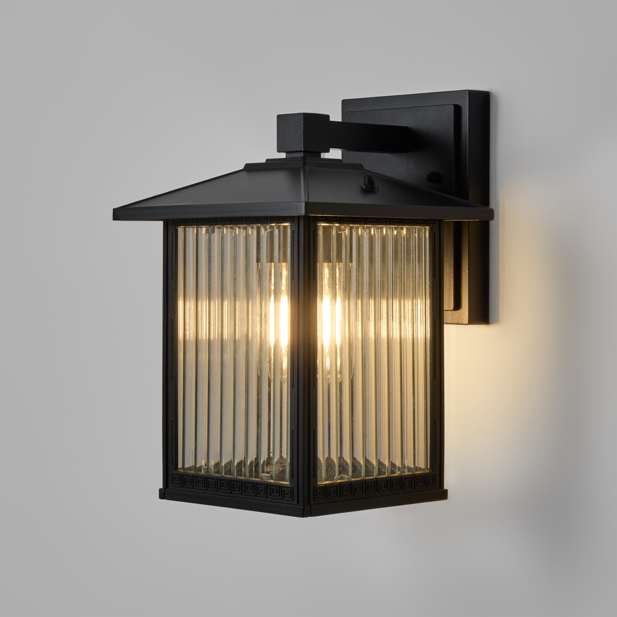 Уличное бра 23*18*-27,5 см, 1*E27*40W Voltega  VGL7220WL-01B, Черный