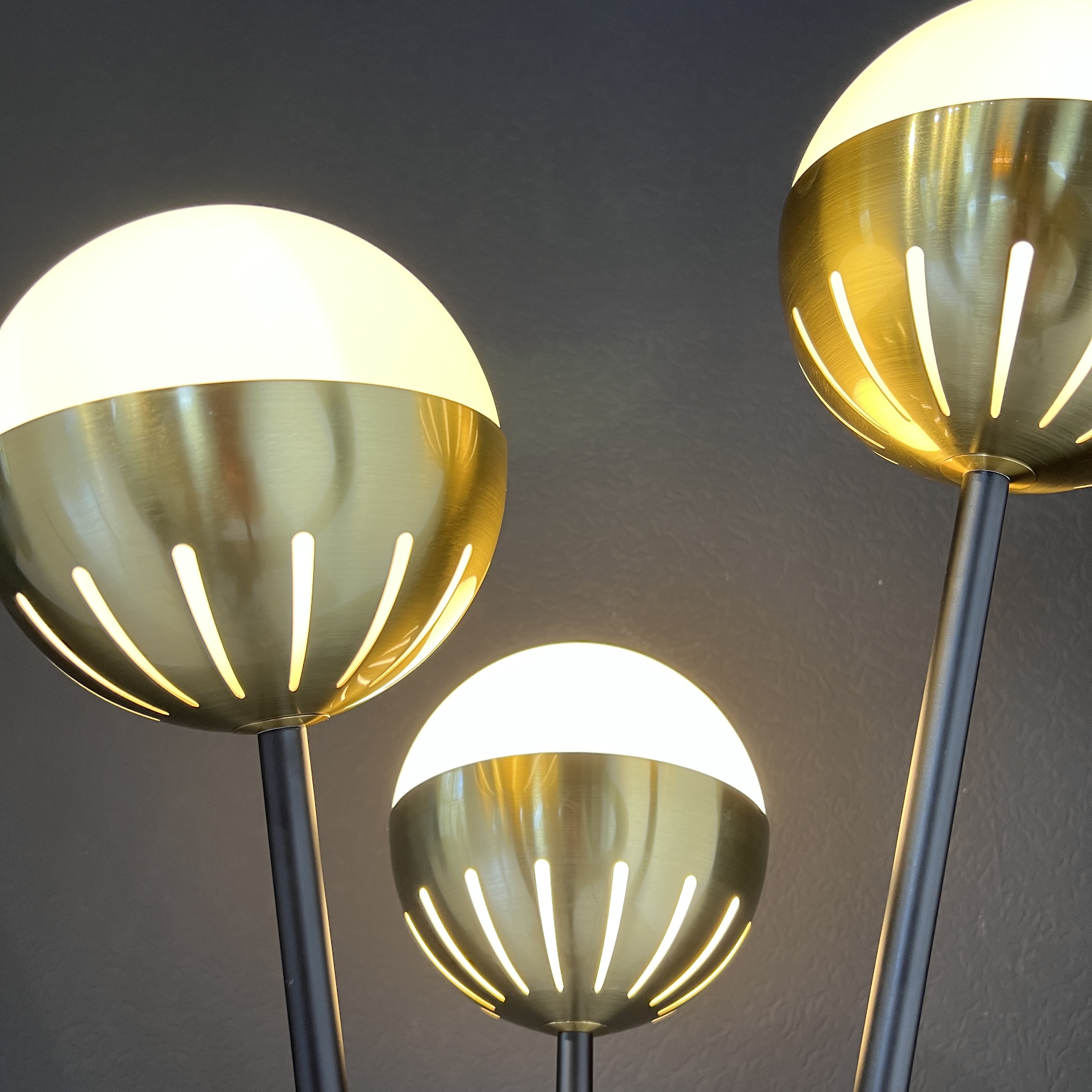 Торшер Caracas Tripod Floor Lamp 50*50*165 см, 3*E27*60W, ImperiumLoft 41.081-0, Чёрный, Латунь