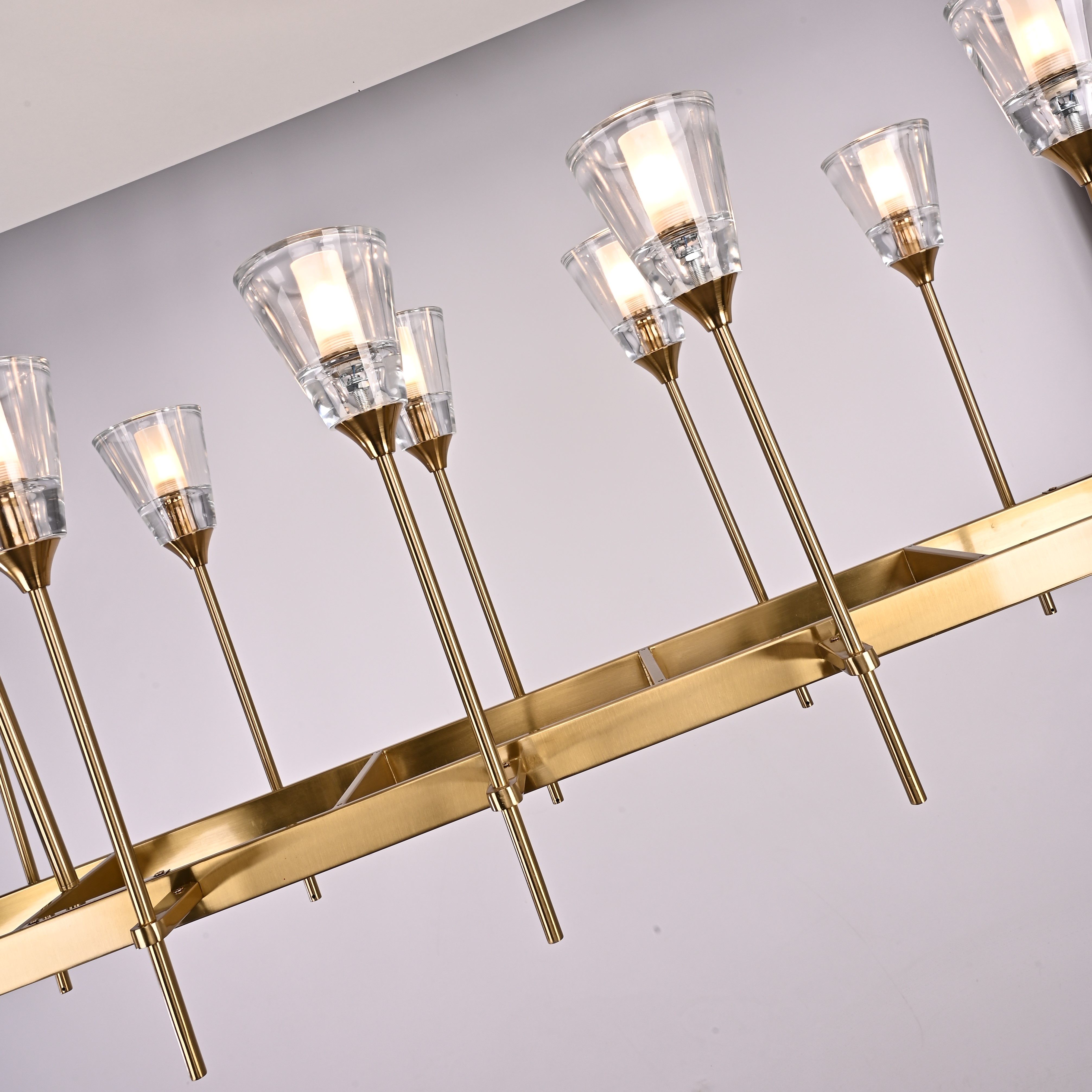 Люстра на штанге TORCHE DE VERRE Linear Chandelier 12 139*45*50 см, 12*G9*40W, ImperiumLoft 40.1548, Латунь