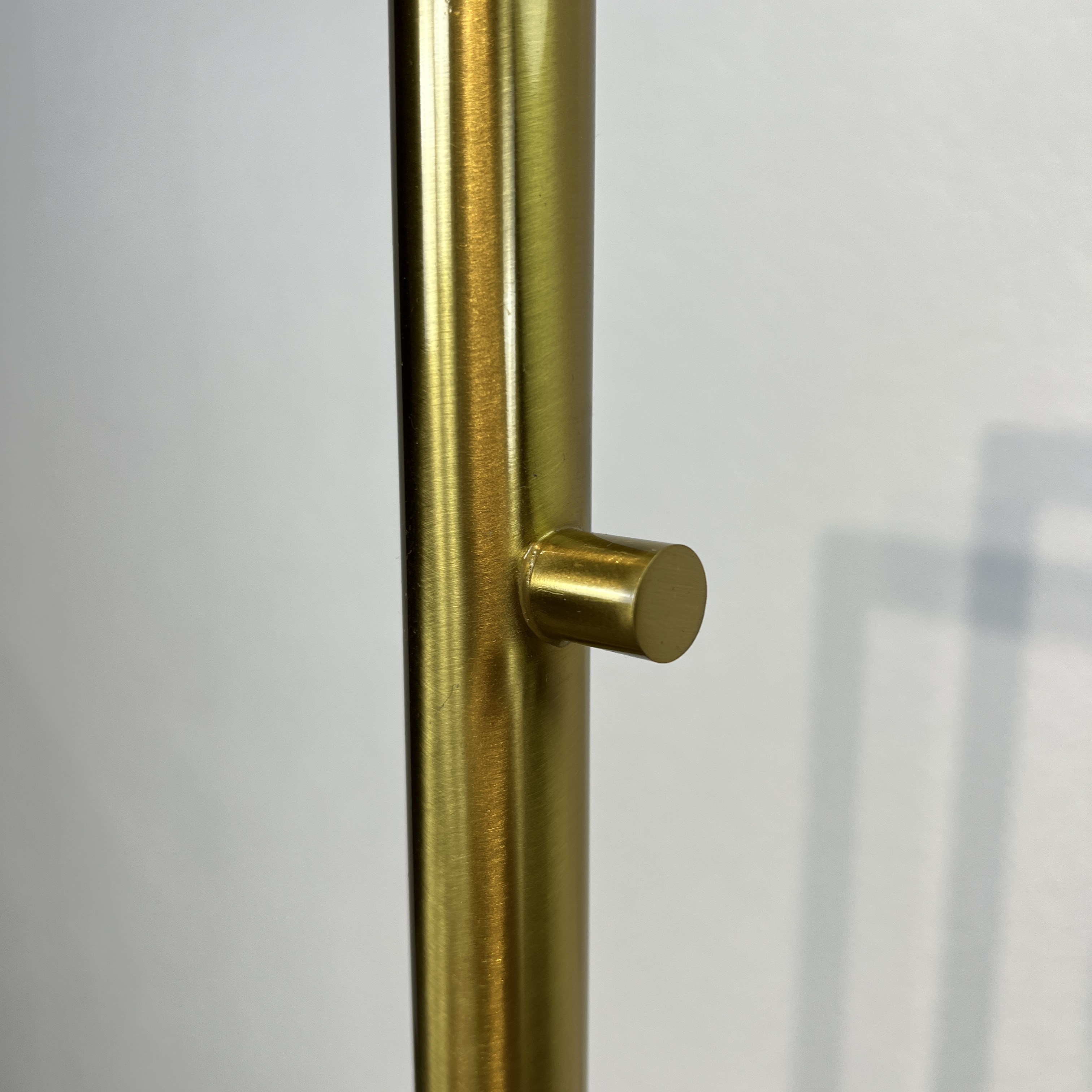 Торшер Geneva Single Glass Globe Floor Lamp *39*147 см, 1*E27*60W, ImperiumLoft 41.115-0, Белый, Латунь