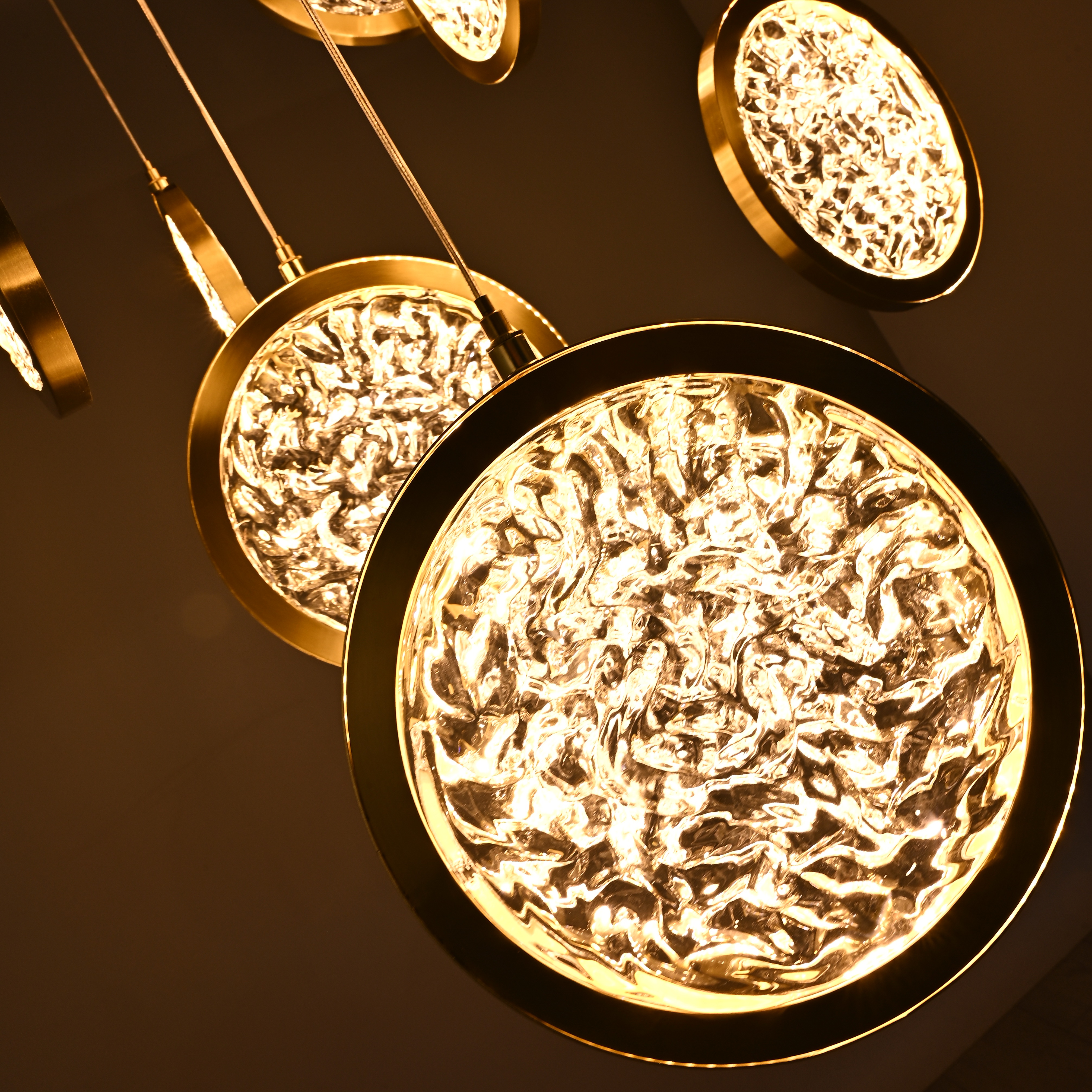 Дизайнерская подвесная люстра ЛУНА lighting collection D70 77*20*20 см, 12*LED*10W, 3000K, ImperiumLoft CAMEO01, Золотистый