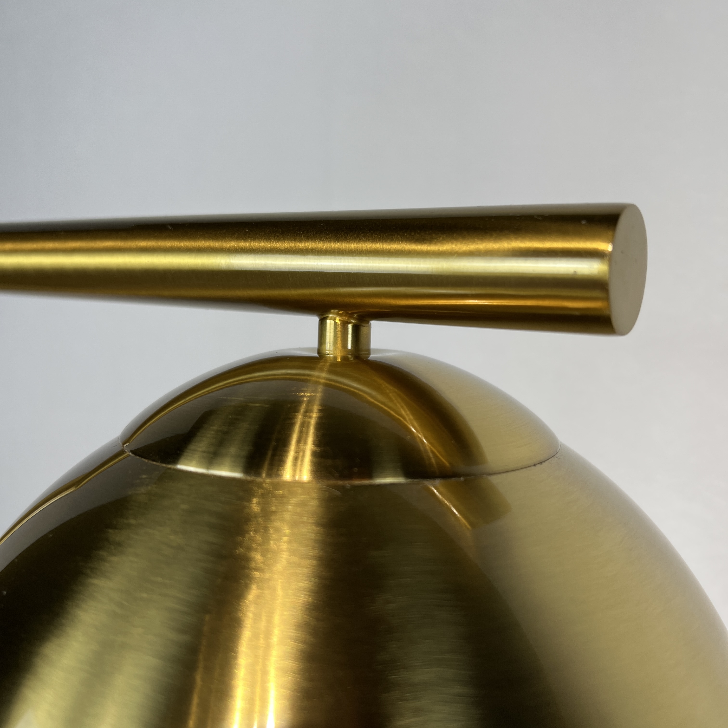 Торшер Geneva Single Glass Globe Floor Lamp *39*147 см, 1*E27*60W, ImperiumLoft 41.115-0, Белый, Латунь