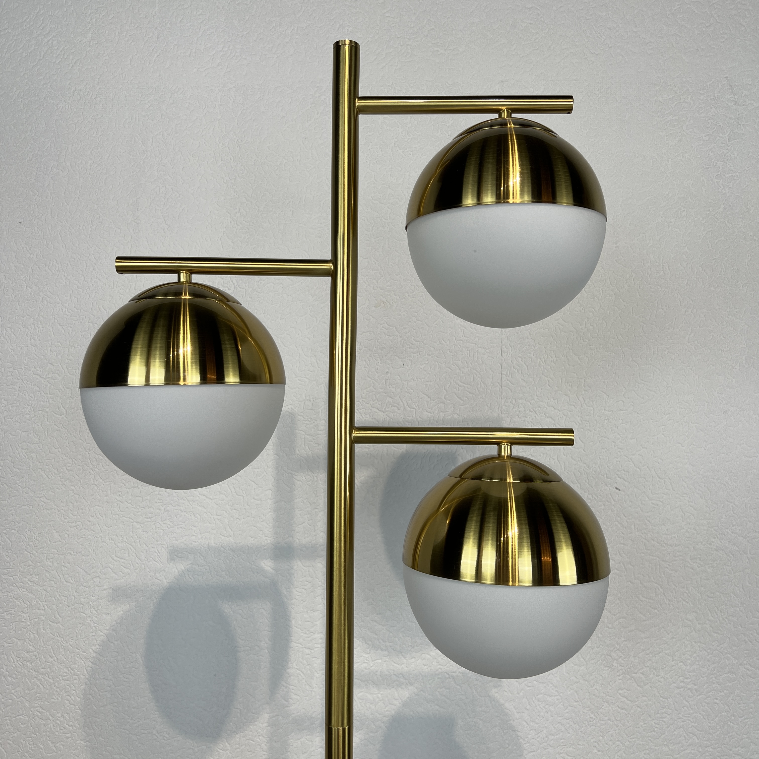 Торшер Geneva Glass Floor Lamp Triple 28*28*163 см, 3*E27*60W, ImperiumLoft 41.114-0, Белый, Латунь