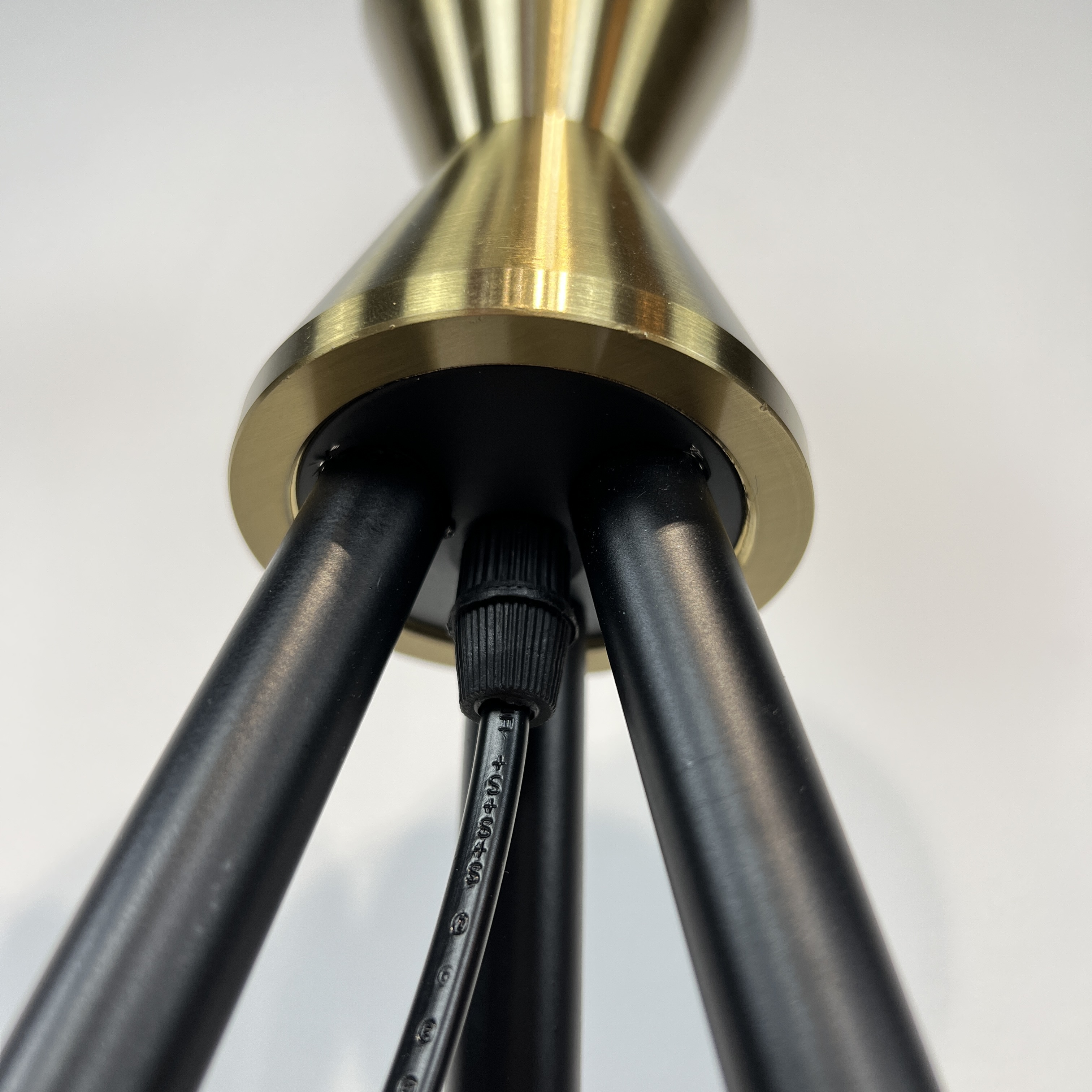 Торшер Caracas Tripod Floor Lamp 50*50*165 см, 3*E27*60W, ImperiumLoft 41.081-0, Чёрный, Латунь