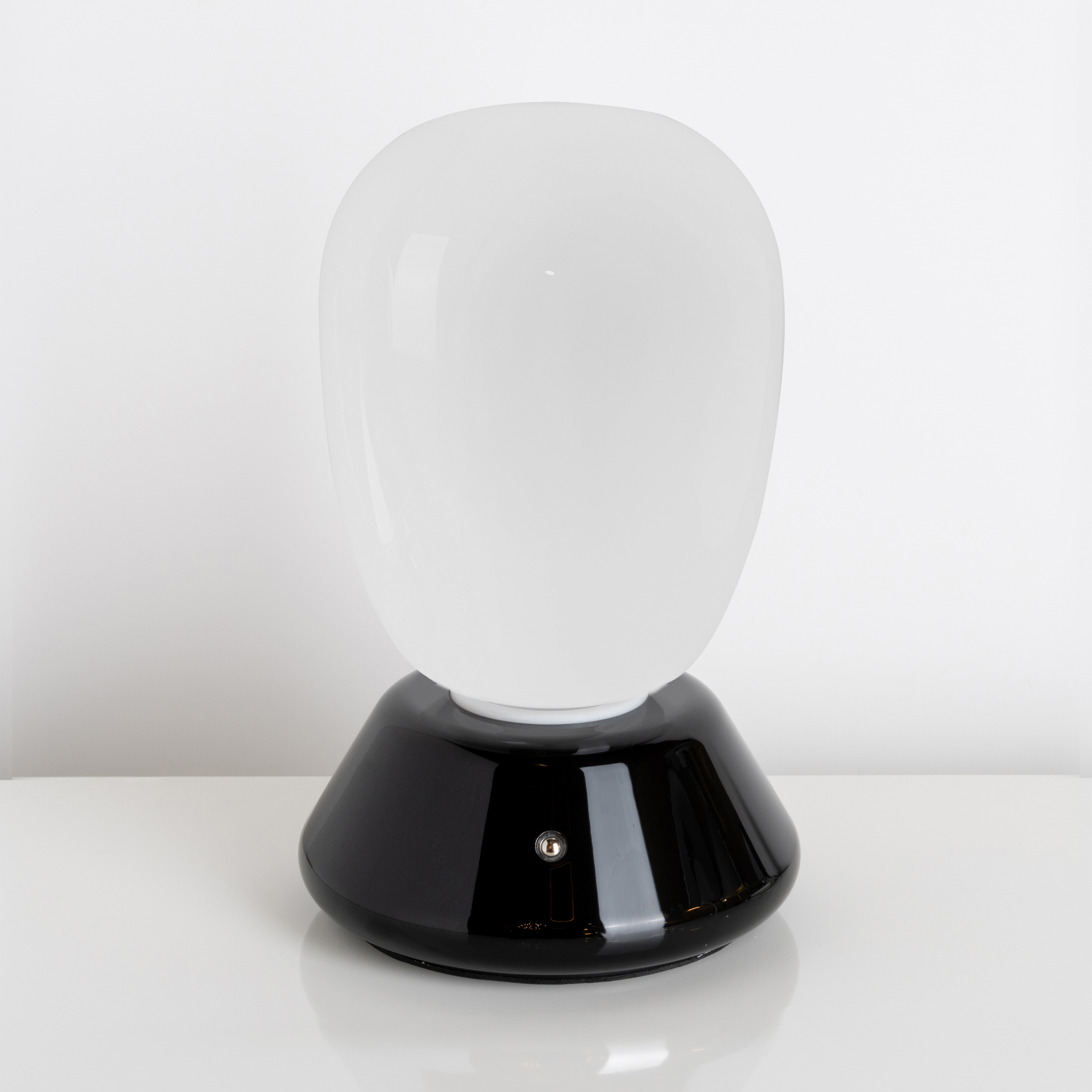 Настольная лампа диммируемая 10W 3000K матовый/черный Uovo III Lightstar 807917